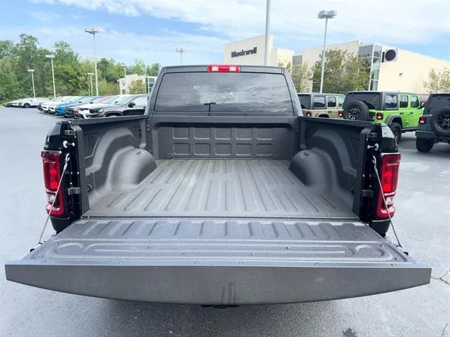 2025 Ram 2500 Big Horn photo 3