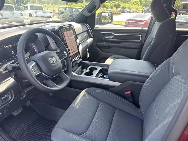2025 Ram 1500 Sport photo 4