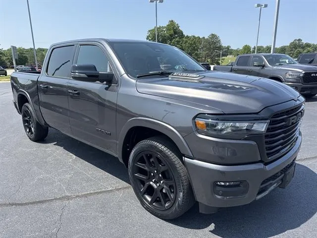 2025 Ram 1500 Laramie photo 13