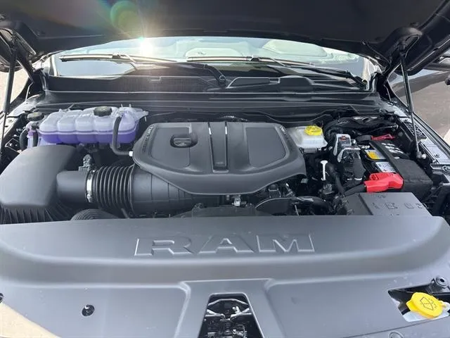 2025 Ram 1500 Laramie photo 18