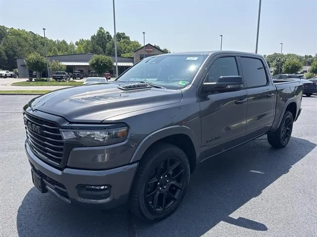 2025 Ram 1500 Laramie Crew Cab 4x4 5'7" Box