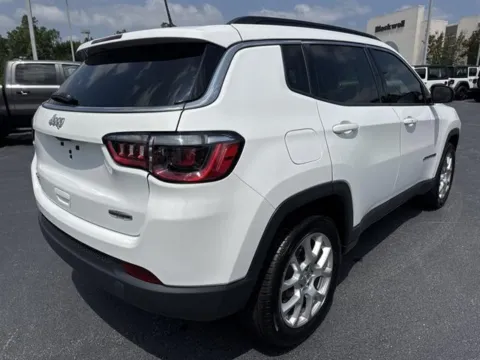 More photos of 2022 Jeep Compass Latitude Lux at Blackwell Chrysler Dodge Jeep Ram Fiat Kia, VA