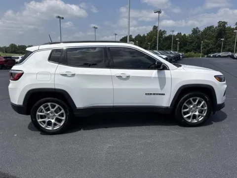 More photos of 2022 Jeep Compass Latitude Lux at Blackwell Chrysler Dodge Jeep Ram Fiat Kia, VA