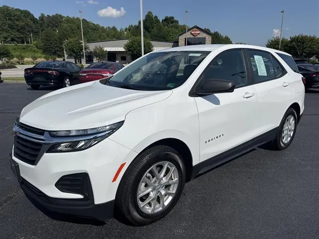 White 2022 Chevrolet Equinox LS for sale in Danville, VA