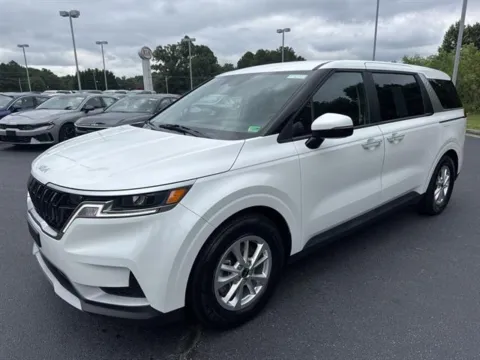 White 2024 Kia Carnival LX for sale in Danville, VA