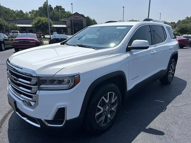 White 2021 GMC Acadia SLE for sale in Danville, VA