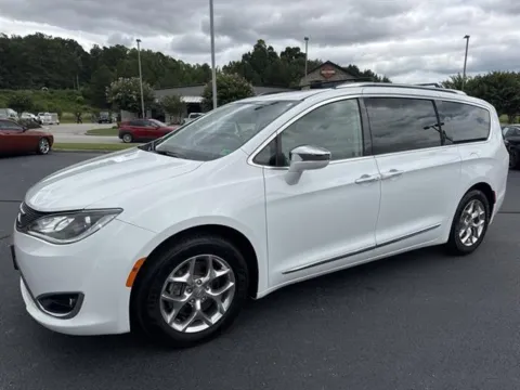 White 2019 Chrysler Pacifica Limited for sale in Danville, VA