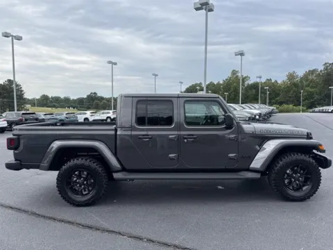 More photos of 2025 Jeep Gladiator High Tide at Blackwell Chrysler Dodge Jeep Ram Fiat Kia, VA