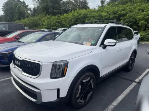 White 2024 Kia Telluride EX for sale in Danville, VA