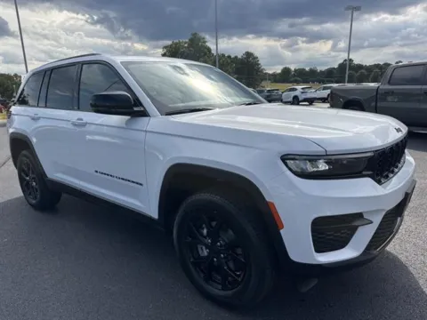 White 2025 Jeep Grand Cherokee Altitude X 4x4 for sale in Danville, VA