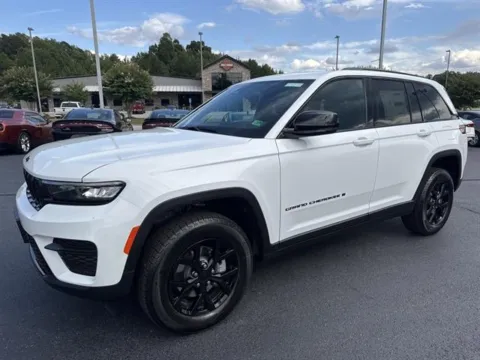 White 2025 Jeep Grand Cherokee Altitude X 4x4 for sale in Danville, VA
