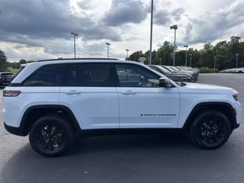 More photos of 2025 Jeep Grand Cherokee Altitude X 4x4 at Blackwell Chrysler Dodge Jeep Ram Fiat Kia, VA