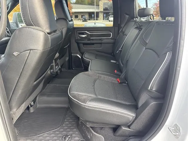 2026 RAM 3500 Laramie - Photo 17