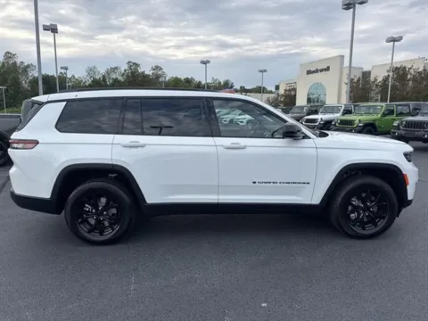 More photos of 2025 Jeep Grand Cherokee L Altitude X 4x4 at Blackwell Chrysler Dodge Jeep Ram Fiat Kia, VA