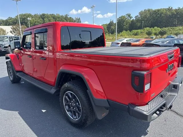 2023 Jeep Gladiator Overland photo 3