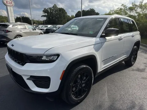 White 2025 Jeep Grand Cherokee Altitude X 4x4 for sale in Danville, VA