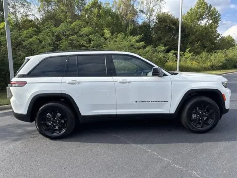 More photos of 2025 Jeep Grand Cherokee Altitude X 4x4 at Blackwell Chrysler Dodge Jeep Ram Fiat Kia, VA