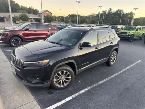 Black 2020 Jeep Cherokee Altitude for sale in Danville, VA
