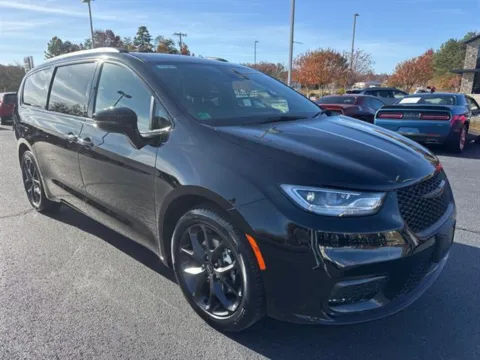 Black 2026 Chrysler Pacifica Limited for sale in Danville, VA
