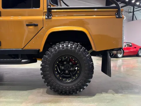 More photos of 1996 Land Rover Defender at Spady Auto Group, AZ