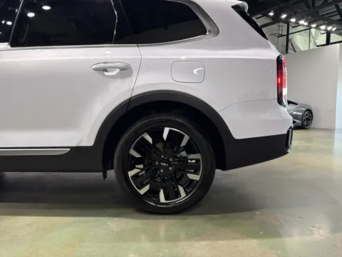 More photos of 2024 Kia Telluride SX AWD at Spady Auto Group, AZ