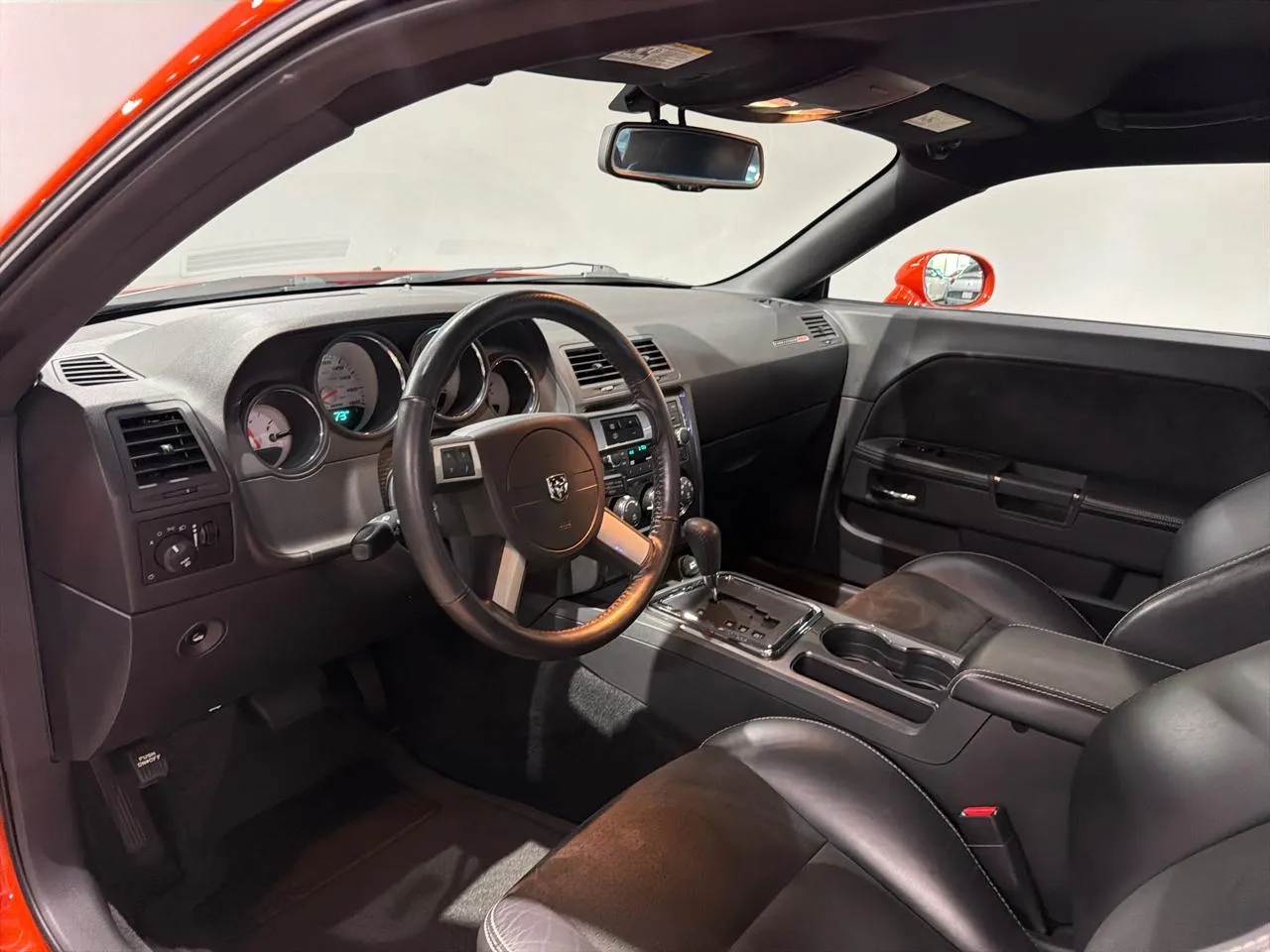 2009 Dodge Challenger SRT8 - Photo 17