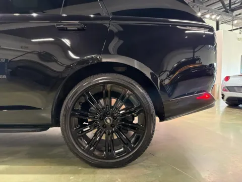 More photos of 2024 Land Rover Range Rover Autobiography LWB 5 at Spady Auto Group, AZ