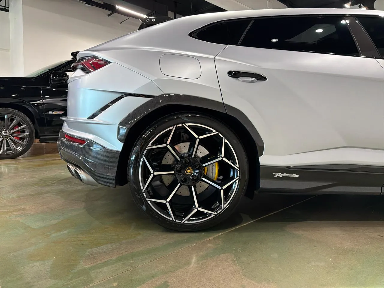 2024 Lamborghini Urus Performante - Photo 9