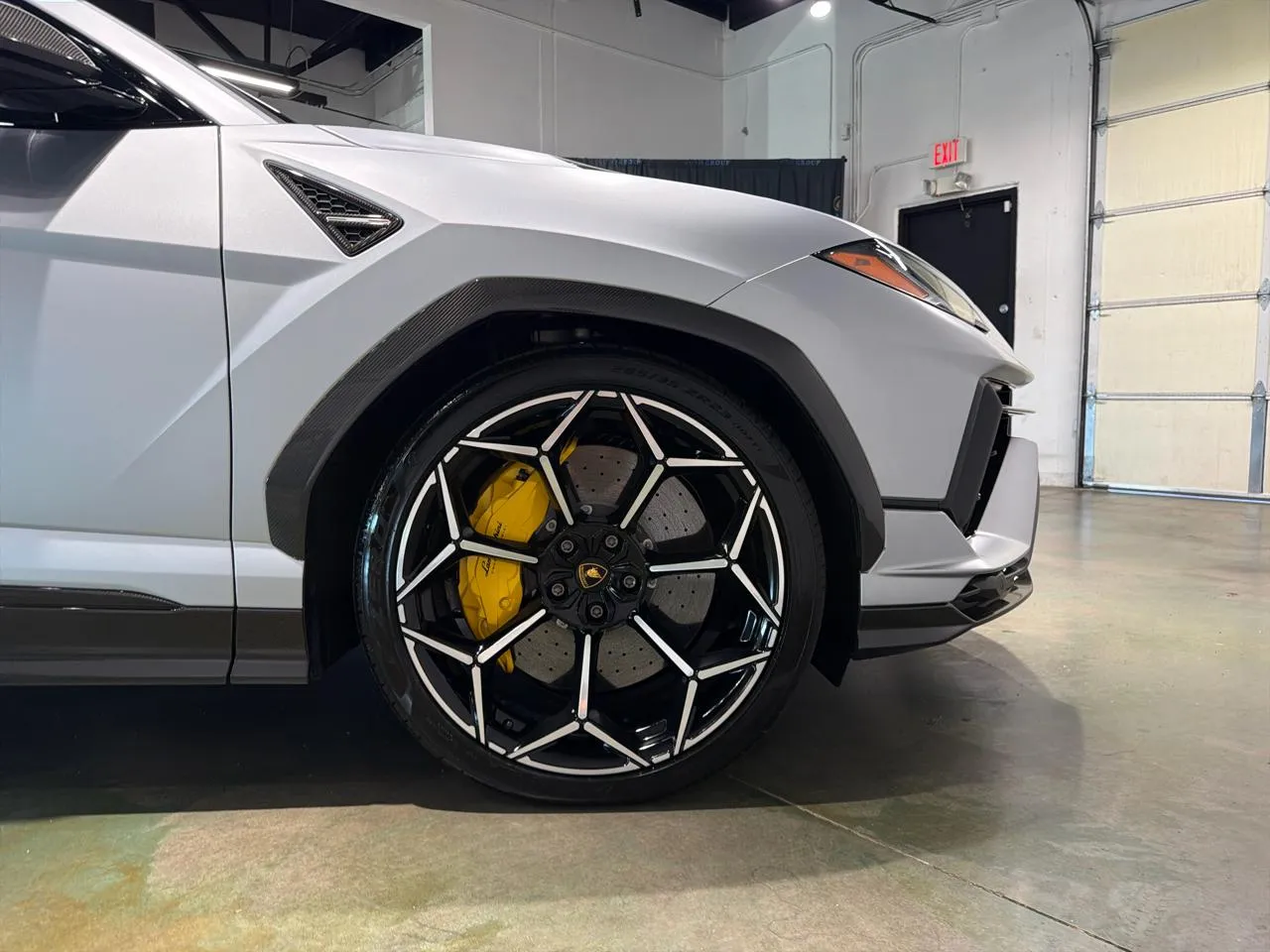 2024 Lamborghini Urus Performante - Photo 11