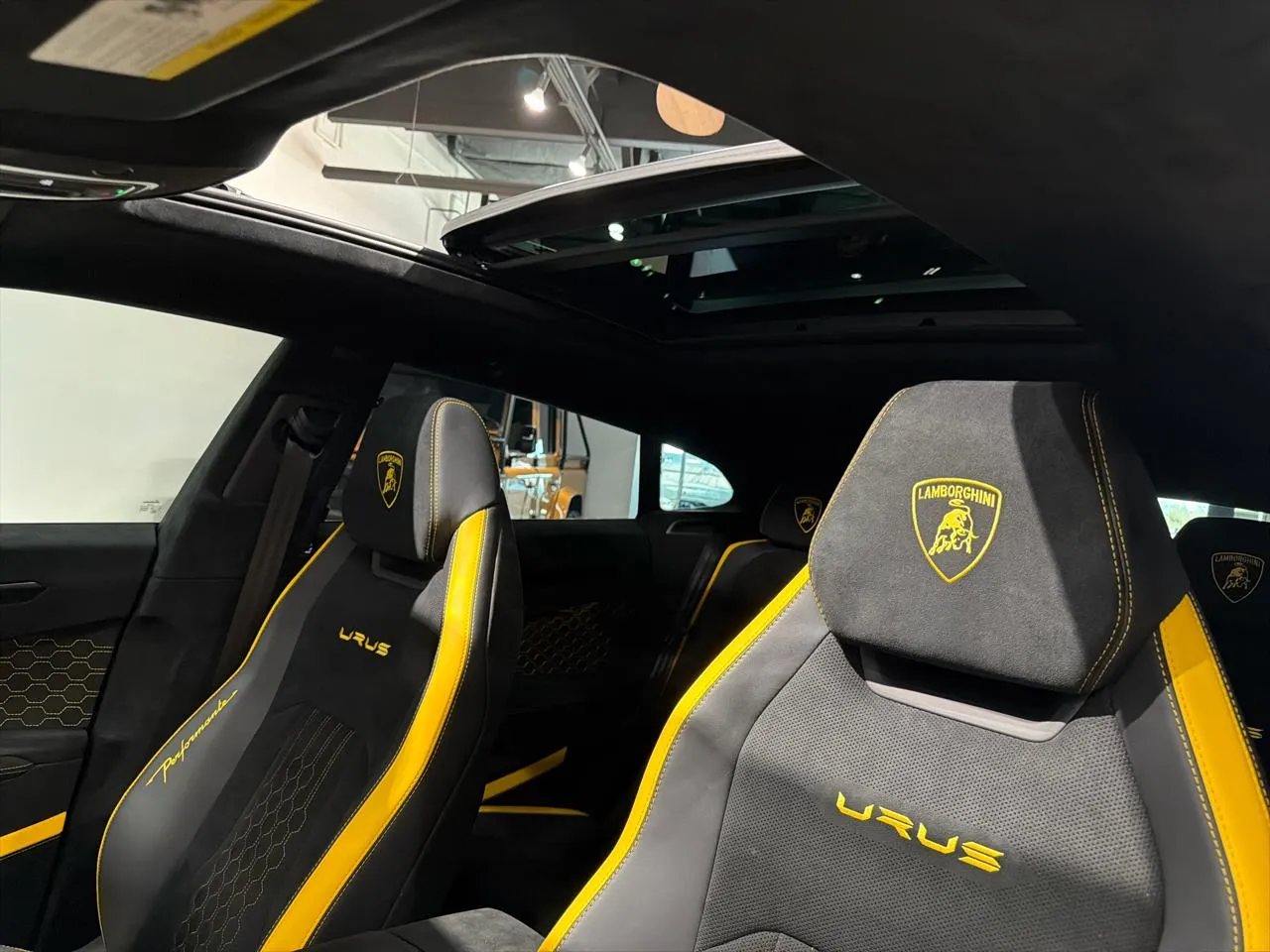 2024 Lamborghini Urus Performante - Photo 26