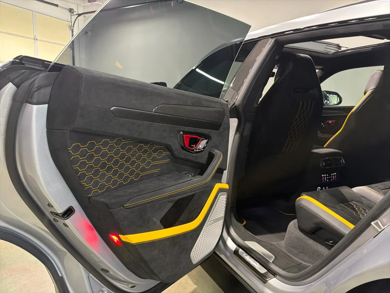 2024 Lamborghini Urus Performante - Photo 28