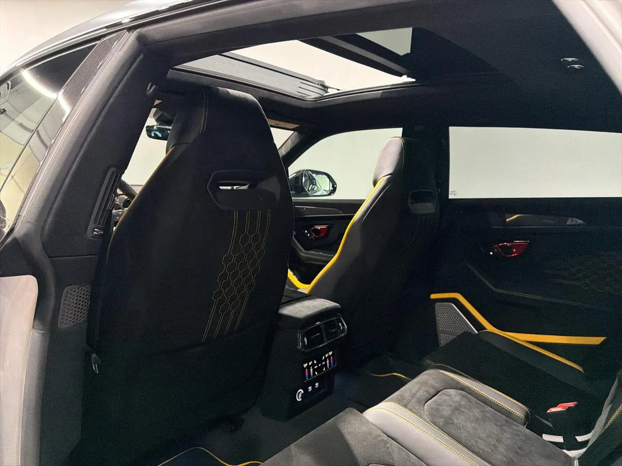 2024 Lamborghini Urus Performante - Photo 30