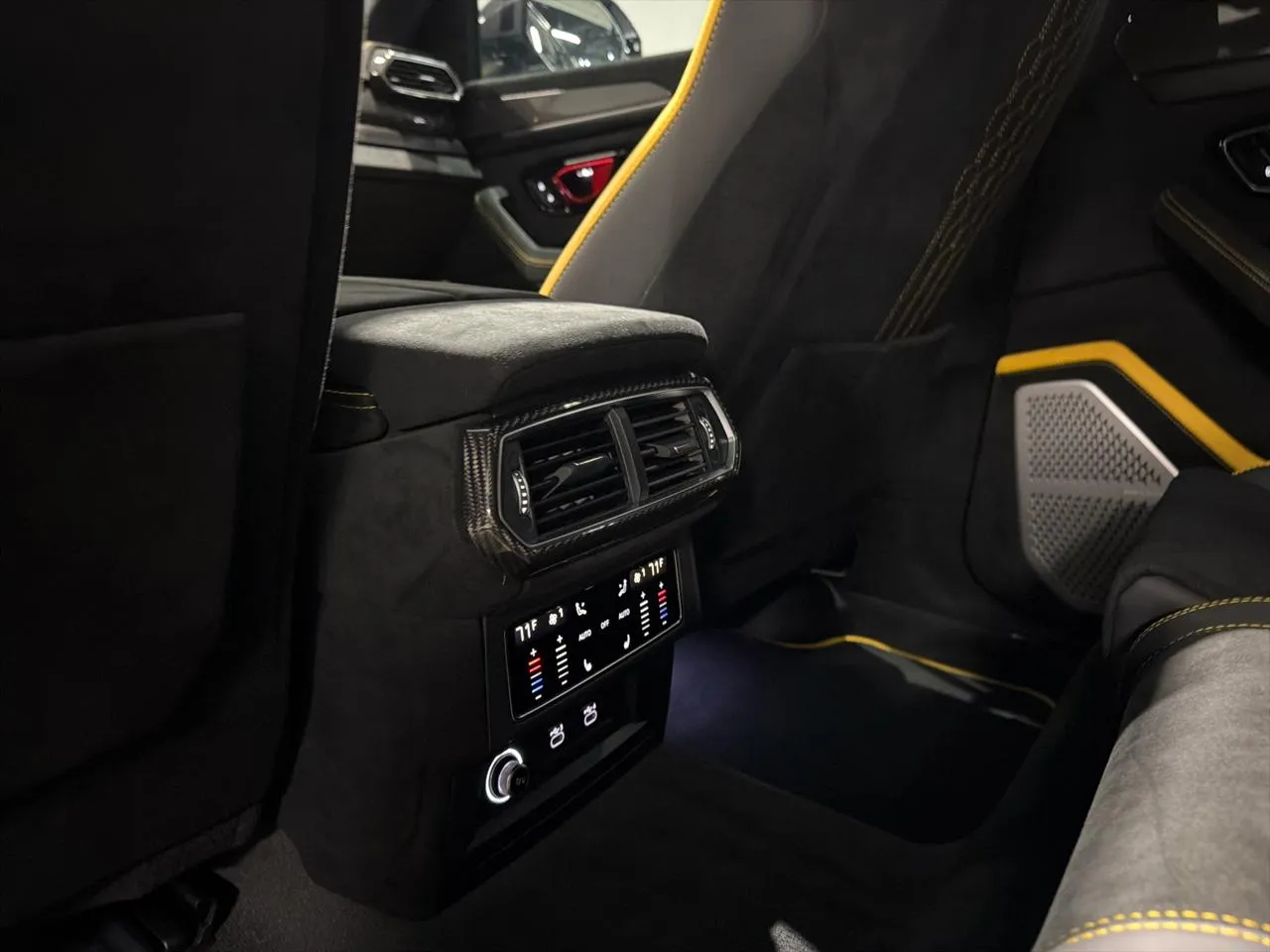 2024 Lamborghini Urus Performante - Photo 31