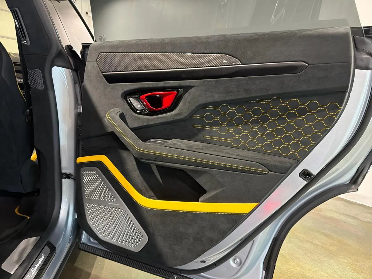 2024 Lamborghini Urus Performante - Photo 36