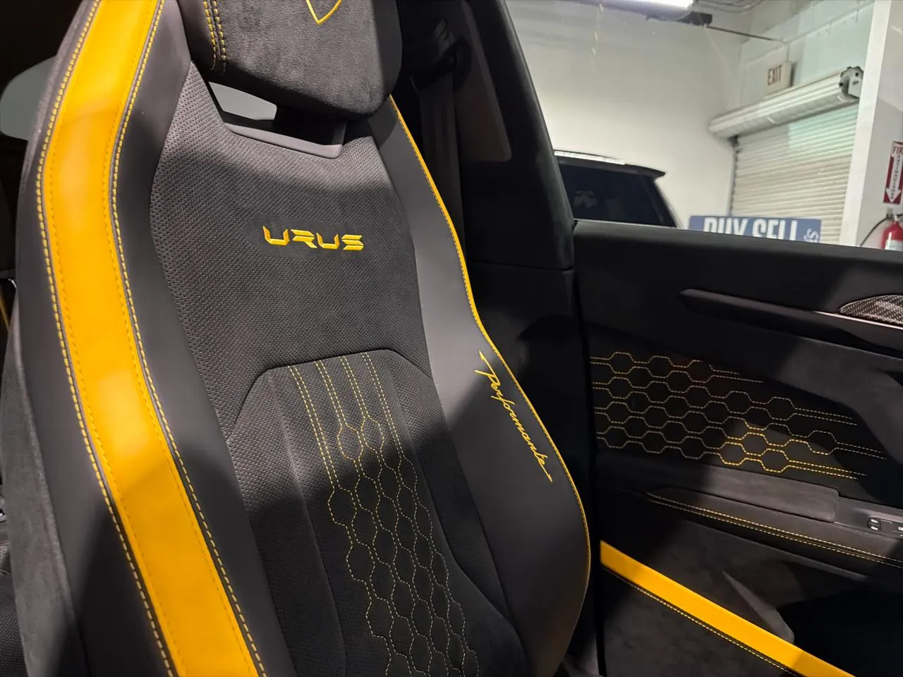 2024 Lamborghini Urus Performante - Photo 41