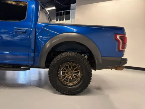 More photos of 2018 Ford F-150 Raptor SuperCrew 4WD at Spady Auto Group, AZ