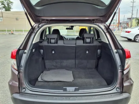 More photos of 2019 Honda HR-V EX at Patriot Autos, MD