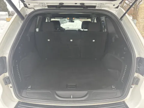 More photos of 2020 Jeep Grand Cherokee Laredo E at Twins Chrysler Dodge Jeep Ram, MI