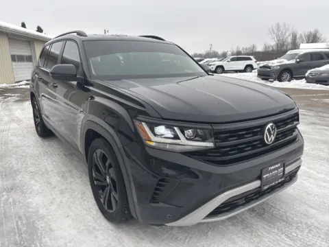 Black 2023 Volkswagen Atlas 2.0T SE w/Technology for sale in Wayland, MI