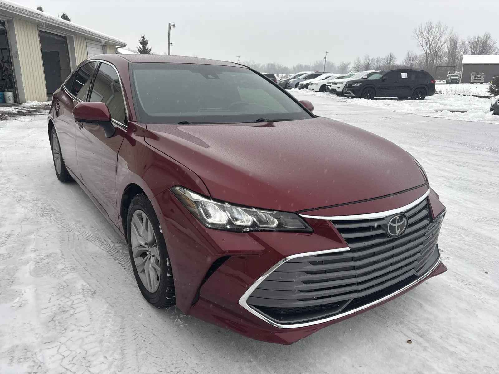 Brown 2022 Toyota Avalon XLE for sale in Wayland, MI