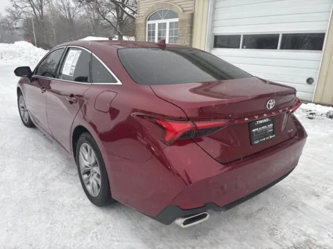 More photos of 2022 Toyota Avalon XLE at Twins Chrysler Dodge Jeep Ram, MI