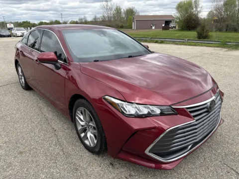 Brown 2022 Toyota Avalon XLE for sale in Wayland, MI