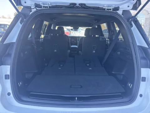 More photos of 2024 Jeep Grand Cherokee L Laredo at Twins Chrysler Dodge Jeep Ram, MI