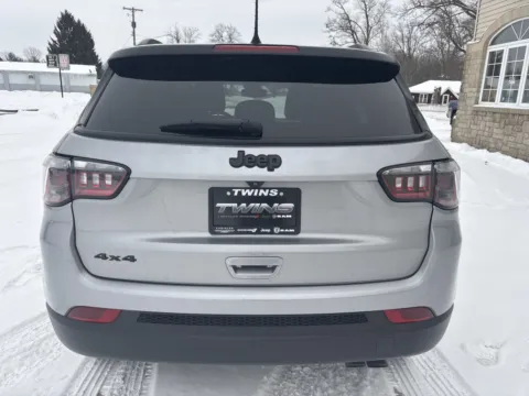 More photos of 2022 Jeep Compass Altitude at Twins Chrysler Dodge Jeep Ram, MI