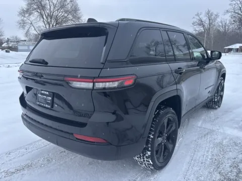 More photos of 2023 Jeep Grand Cherokee Limited at Twins Chrysler Dodge Jeep Ram, MI