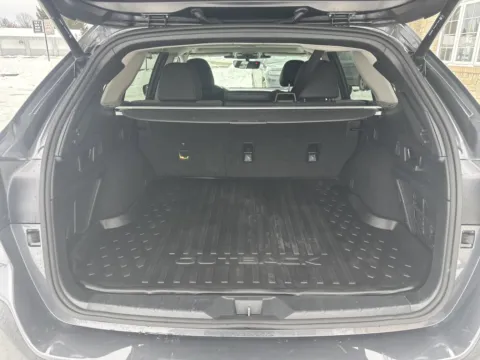 More photos of 2023 Subaru Outback Onyx Edition at Twins Chrysler Dodge Jeep Ram, MI
