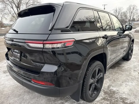 Another view of 2022 Jeep Grand Cherokee Limited for sale in Wayland, MI at Twins Chrysler Dodge Jeep Ram