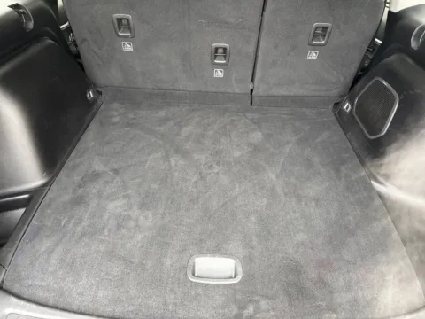 More photos of 2022 Jeep Grand Cherokee Limited at Twins Chrysler Dodge Jeep Ram, MI