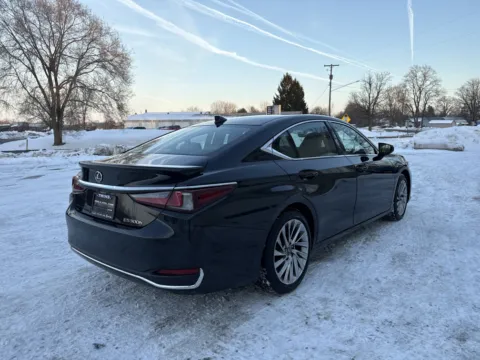 More photos of 2023 Lexus ES 300h Ultra Luxury at Twins Chrysler Dodge Jeep Ram, MI