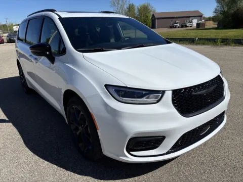 White 2026 Chrysler Pacifica Limited for sale in Wayland, MI
